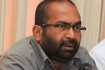 රාජ්‍ය ඇමැති රංජිත් සියඹලාපිටිය රිය අනතුරකට ලක්වෙයි..