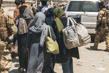 3-ம் வகுப்பிற்கு மேல் பெண்கள் படிக்கக்கூடாது - தடை விதித்த அரசு!