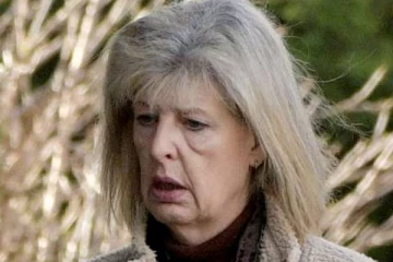 பிரித்தானிய அலுவலகமொன்றில் சக ஊழியர்கள் காபியில் வயாகரா மாத்திரைகளைக் கலந்த பெண்...