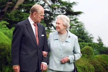 இளவரசர் பிலிப் இறுதிச்சடங்கின் போது மகாராணி தனியாக அமர வேண்டியிருக்குமாம்! வெளியான தகவல்