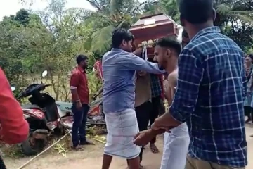 பெருந்திரளானோரின் கண்ணீருக்கு மத்தியில் சிறுமி யதுர்சியின் இறுதிக்கிரியை