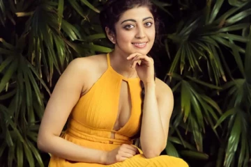 தாயான பிறகும் கவர்ச்சியில் எல்லை மீறும் கார்த்தி பட நடிகை.. ஹாட் கிளிக்ஸ்