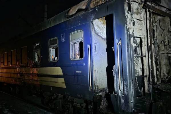 உக்ரைனின் பயணிகள் தொடருந்தின் மீது ரஷ்யா நடத்திய அதிரடி தாக்குதல்! | Russian Drone Attack On Ukrainian Passenger Train உக்ரைனின் பயணிகள் தொடருந்தின் மீது ரஷ்யா நடத்திய அதிரடி தாக்குதல்! | Russian Drone Attack On Ukrainian Passenger Train