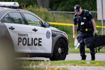 கனடாவில் பள்ளி அருகே துப்பாக்கியுடன் திரிந்த நபரை சுட்டுக்கொன்ற பொலிசார்: அவரிடம் இருந்த துப்பாக்கி தொடர்பில் வெளியாகியுள்ள தகவல்