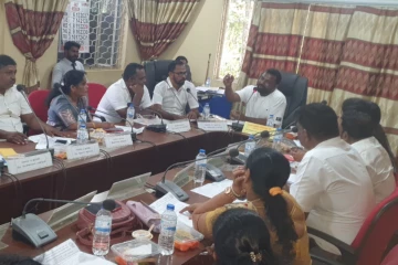 மண்முனை தென் எருவில் பற்று பிரதேச சபையில் பிரேரணைகள் நிறைவேற்றம்