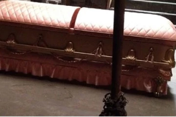 சவப்பெட்டியில் இருந்து வந்த சத்தம்...திடீரென்று கண்விழித்த சடலம்! அலண்டு ஓடிய உறவுகள்