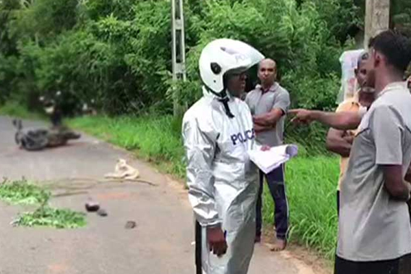 வாகன விபத்தினால் பாடசாலை மாணவி உயிரிழப்பு | Schoolgirl Killed In Accident