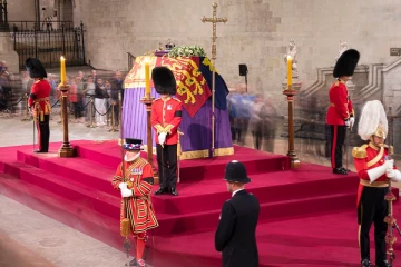 மகாராணியின் இறுதி ஊர்வலத்தில் பலர் மயங்கி சரிவு - செய்திகளின் தொகுப்பு (Videos)