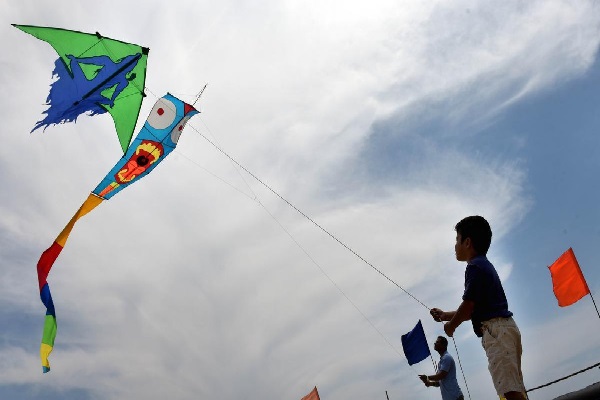 கட்டுநாயக்க விமான நிலையத்தை சூழ விதிக்கப்பட்டது தடை | Bandaranaike Kite Flying Is Prohibited