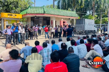 පස්වන දිනටත් උණුසුම් වූ තැපැල් වර්ජනය ආරක්ෂාවත් තරවේ [PHOTOS]