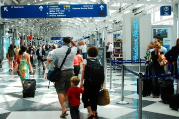 நூற்றுக்கணக்கான விமான சேவைகள் இரத்து; மில்லியன் கணக்கான  பயணிகள் அவதி!