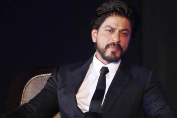 බලගතු පුද්ගලයින් අතර පළමු තැන සුපිරි බොලිවුඩ් නළු ෂාරුක් ඛාන්ට හිමි වූ හැටි.