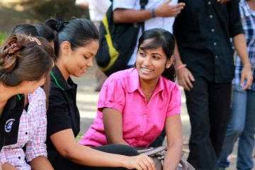 யாழ்.பல்கலைகழக மாணவிகளுக்கு இரவு வேளைகளில் தொல்லை கொடுக்கும் நபர்!