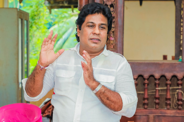 சற்று முன்னர் பதவி விலகினார் இராஜாங்க அமைச்சர்! - ஐபிசி தமிழ்