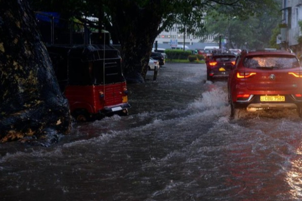 11 மாவட்டங்களுக்கு மண்சரிவு அபாயம்! | Landslide Warning In 11 Districts