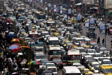 காபூலை சூழ்ந்த தாலீபான்கள்.. தலைநகரை விட்டு தப்பி ஓடும் மக்கள்: வெளியான பரபரப்பு காட்சிகள்