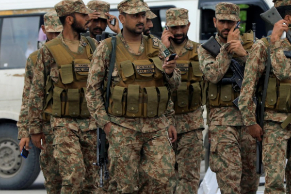 பாகிஸ்தான் பாதுகாப்புப்படையினர் அதிரடி தாக்குதல்! 22 பேர் சுட்டுக்கொலை.. | Pakistan Security Forces Launch Operation