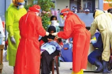 பி.சி.ஆர் பரிசோதனைகளின் போது சில வர்த்தகர்கள் தலைமறைவு! 27 பேருக்கு தொற்று உறுதி