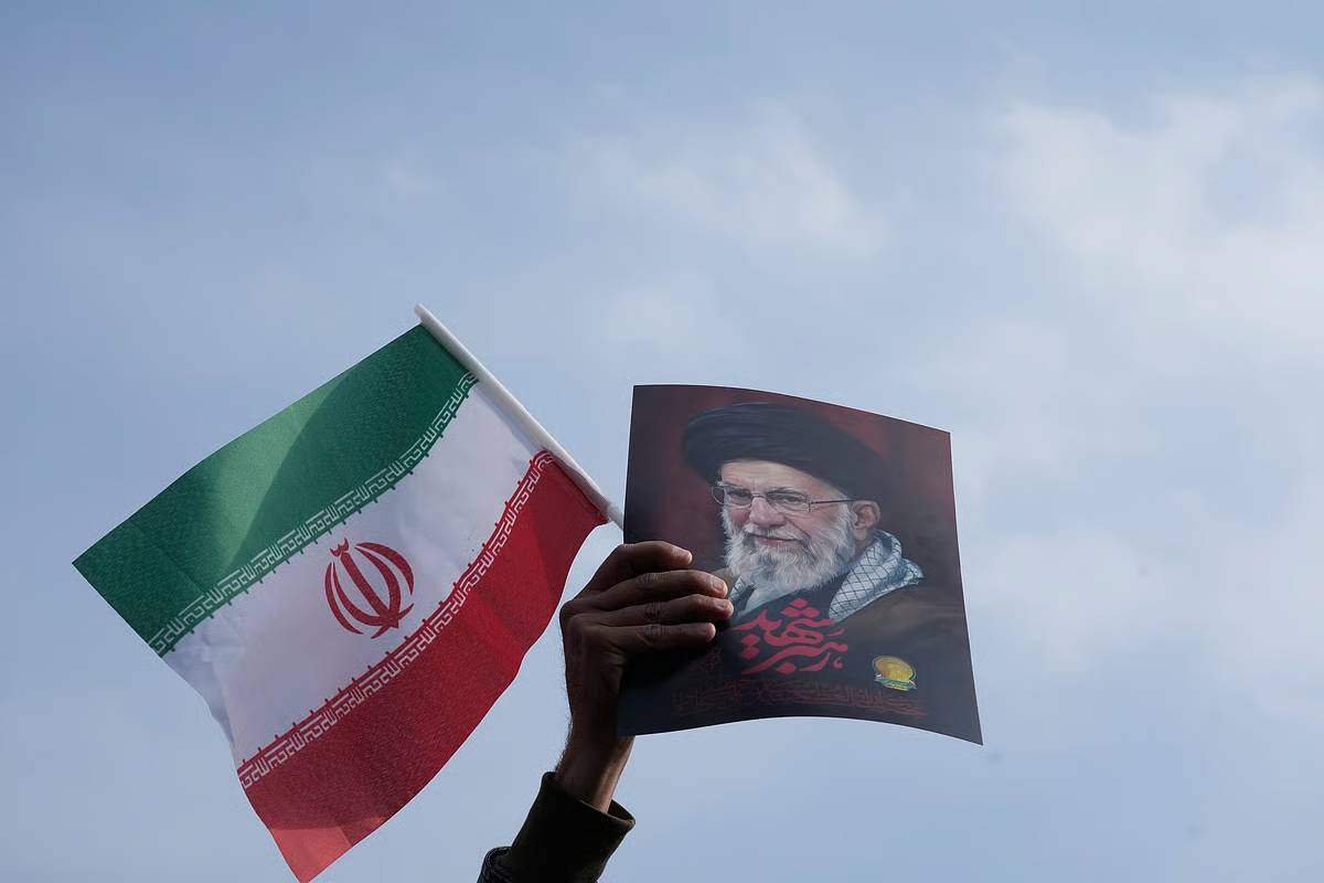 ஹோர்முஸ் நீரிணை குறித்து ஈரான் உறுதி ; ட்ரம்ப் விளக்கங்கள் பொய்யானது | War Will Until America Punishe Iran Responds Trump