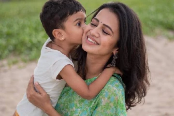 திருமணமாகி குழந்தையிருக்கும் விஜே அஞ்சனாவா இது!! கடற்கரையில் அப்படியொரு போஸ் கொடுத்த புகைப்படம்