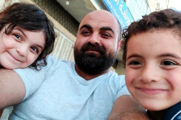 இஸ்ரேல் ஏவுகணை தாக்குதல்: மருத்துவரின் 9 குழந்தைகள் உயிரிழப்பு