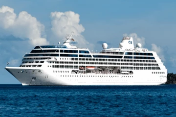 400 பேருடன் இலங்கை வந்தடைந்த அதி சொகுசு கப்பல்