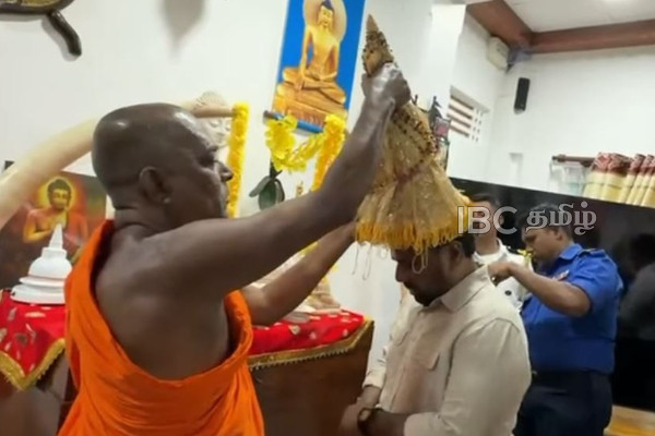 சர்ச்சைகளுக்கு முற்றுப்புள்ளி : நயினாதீவு விகாராதிபதியைச் சந்தித்த ஜனாதிபதி அநுர | President Anura Meets Nainativu Viharathipathi