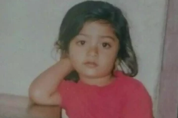 இந்த புகைப்படத்தில் இருக்கும் முன்னணி நடிகை யார் தெரியுமா.. தெரிஞ்சா ஷாக் ஆகிடுவீங்க