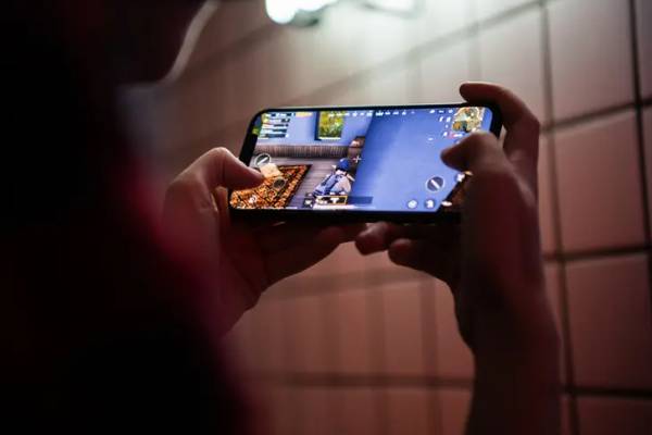 பப்ஜி விளையாட்டு மோகம் ; இளைஞனுக்கு நேர்ந்த கதி | A Young Man Who Played Pubg All Day Died பப்ஜி விளையாட்டு மோகம் ; இளைஞனுக்கு நேர்ந்த கதி | A Young Man Who Played Pubg All Day Died