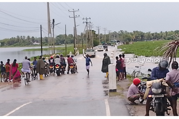 கிட்டங்கி வீதியில் வெள்ள நீர் பரவல்! போக்குவரத்து பாதிப்பு | Floodwaters Spreading Along Kitangi Road