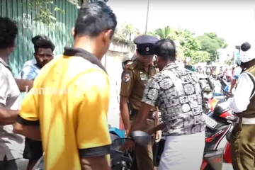 பொலிஸார் ஒரு நாளில் பல தடவைகள் எரிபொருள் நிரப்புகின்றனர்! கொழும்பில் மக்கள் குற்றச்சாட்டு