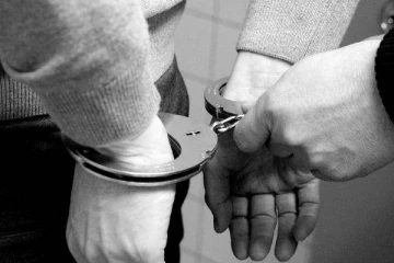 மனைவியை அடித்துக் கொன்ற கணவன் கைது