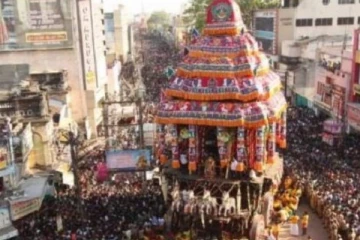 மதுரை மீனாட்சி சுந்தரேஸ்வரர் தேரோட்ட்டம் : திரளான பக்தர்கள் தரிசனம்