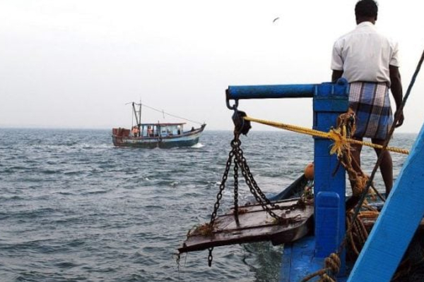 ஒரே நாளில் 47 இந்திய மீனவர்கள் இலங்கையில் கைது! | 47 Indian Fishermen Arrested In Sri Lanka