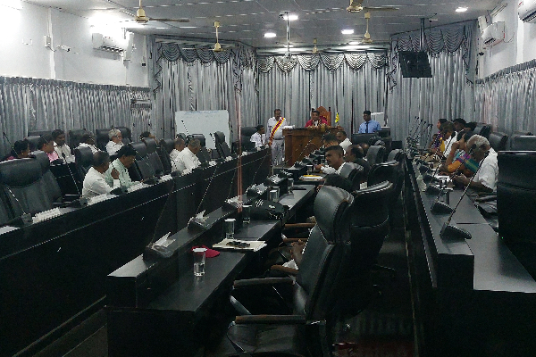 ”வைக்கோல் பட்டறை நாய் “ யாழ்.மாநகர சபையில் இங்கிதம் மறந்த உறுப்பினர்! | Hay Workshop Dog Member Jaffna Municipal Council