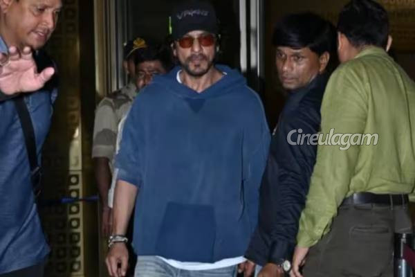 நடிகர் ஷாருக்கான் சமீபத்தில் அணிந்துவந்த T-Shirt விலை இத்தனை ஆயிரமா? | Actor Shahrukh Khan Hoodie T Shirt Price