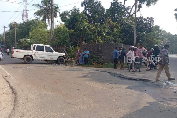 யாழில் இன்று மாலை விபத்து : முச்சக்கரவண்டி சாரதி படுகாயம் | Auto Driver Injured In Accident In Jaffna