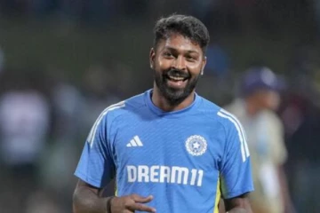 விவாகரத்து அறிவித்து ஒரு மாதம் கூட ஆகல!! அதற்குள்ளாக பாலிவுட் நடிகையுடன் காதலில் ஹர்திக்?