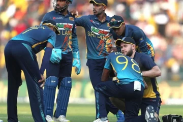 அறிமுக போட்டியில் விளையாடிய இலங்கை வீரருக்கு காயம்..மருத்துவ அறிக்கைக்கு காத்திருப்பு என அறிவிப்பு