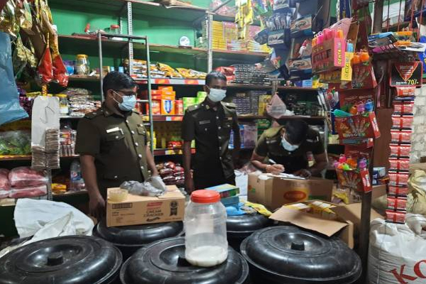 திடீர் சோதனை நடவடிக்கையில் முல்லைத்தீவு வர்த்தக நிலையங்கள்! | Mullaitivu Commercial Centers Surprise Operation