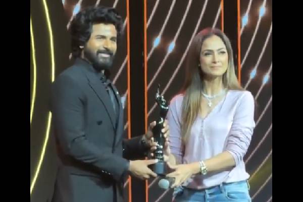 13 வருஷதுக்கு முன் தனுஷுடன் நடந்த சம்பவம்!! சிவகார்த்திகேயன் நெகிழ்ச்சி பேச்சு.. | 70Th Filmfare Awards South Sivakarthikeyan Speech