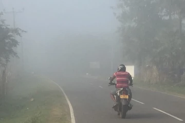 வவுனியாவில் கடும் பனி மூட்டம் (Photos)