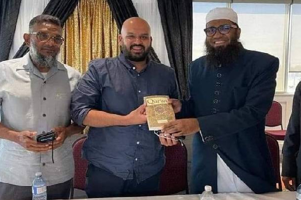 கனடாவில் சாணக்கியனுக்கு முஸ்லிம்கள் வழங்கிய பரிசு! | Muslims Gave The Qur An To Chanakyan In Canada