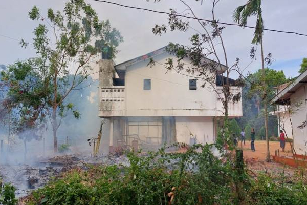 வவுனியாவில் குப்பையை எரித்ததால் ஏற்பட்ட அசம்பாவிதம்! | Fire Accident Caused Burning Garbage In Vavuniya