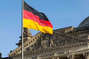 விலைவாசியுடன் போராடும் ஜேர்மன் மக்கள்; 65 பில்லியன் யூரோ நிவாரணத் திட்டத்திற்கு அரசு ஒப்புதல்