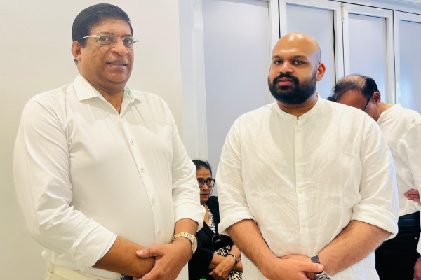 எம்.பி சாணக்கியனின் தந்தைக்கு இறுதி அஞ்சலி செலுத்திய ஜனாதிபதி | President Pays Last Respects To Mp S Father எம்.பி சாணக்கியனின் தந்தைக்கு இறுதி அஞ்சலி செலுத்திய ஜனாதிபதி | President Pays Last Respects To Mp S Father