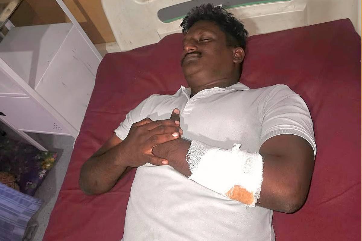 பெண் ஊழியரை எரிக்க முயன்ற வழக்கு.., இளைஞரை சுட்டுப்பிடித்த போலீஸ் | Man Who Tried To Kill Hospital Worker In Ponneri பெண் ஊழியரை எரிக்க முயன்ற வழக்கு.., இளைஞரை சுட்டுப்பிடித்த போலீஸ் | Man Who Tried To Kill Hospital Worker In Ponneri