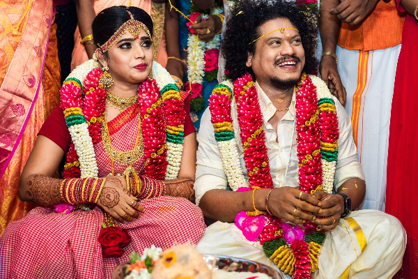 காதலித்த பெண்ணை மூன்று முறை திருமணம் செய்து கொண்ட விஜய்டிவி புகழ்.. வைரலாகும் புகைப்படம் | Cook With Comali Pugazh Third Time Married