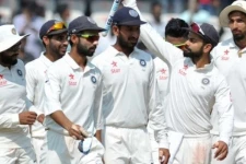 195 ரன்களில் வீழ்ந்த ஆஸ்திரேலியா- 4 விக்கெட்டுகளை கைபற்றிஅசத்திய பும்ரா