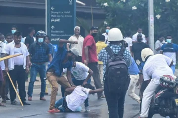 அரசியல்வாதிகள் மீது தாக்குதல் நடத்துமாறு முகநூலில் பதிவிட்ட பிரபலம்! முன்னாள் அமைச்சர் கூறும் தகவல்கள்